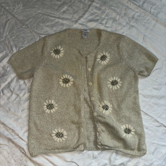 Cute Northern Reflections Flower Embroidered Short Sleeve Cardigan - Picture 1 of 4